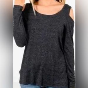 Olivaeous open shoulder sweater with zipper details